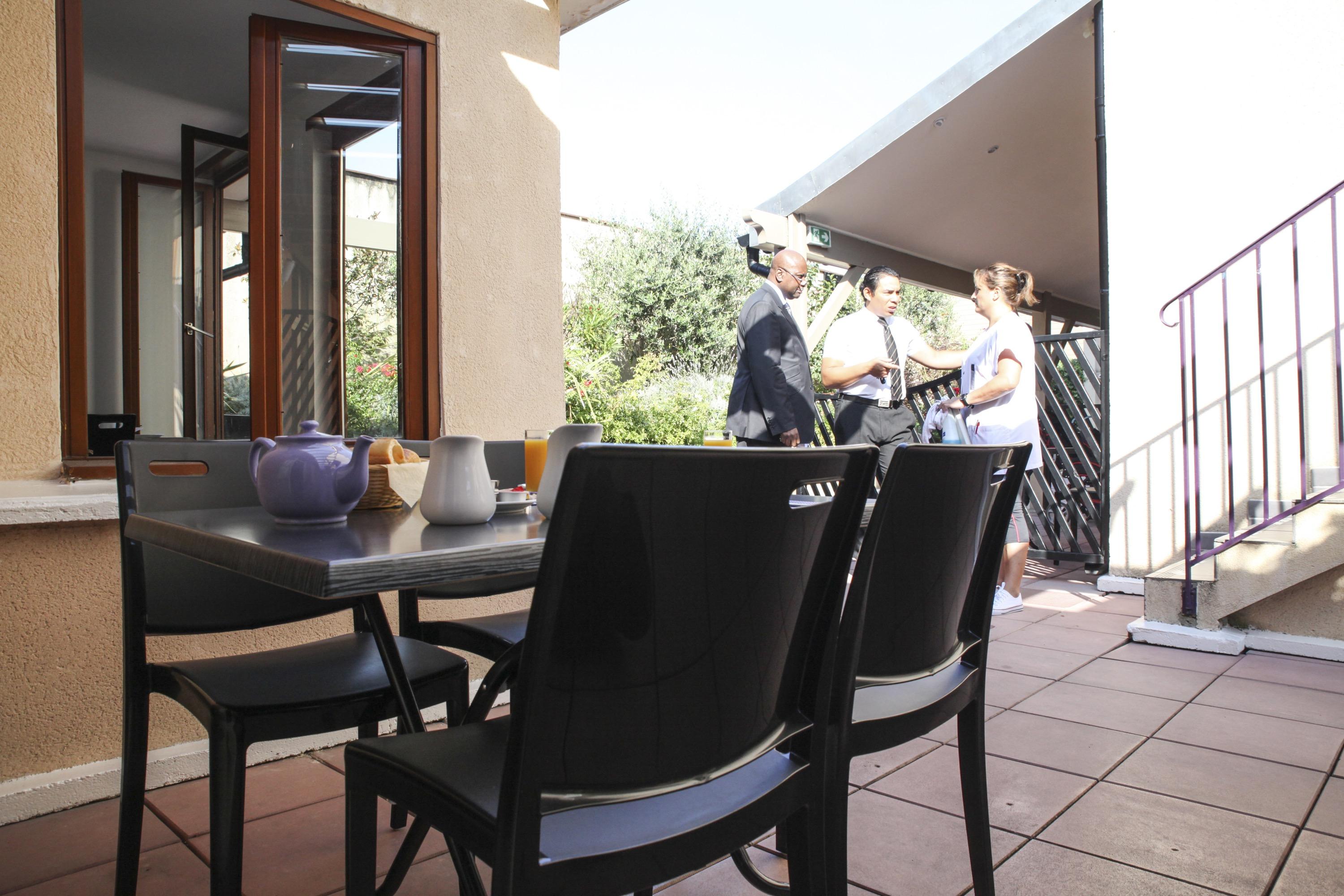 La Ferme Des Barmonts Aparthotel Villejuif Bagian luar foto