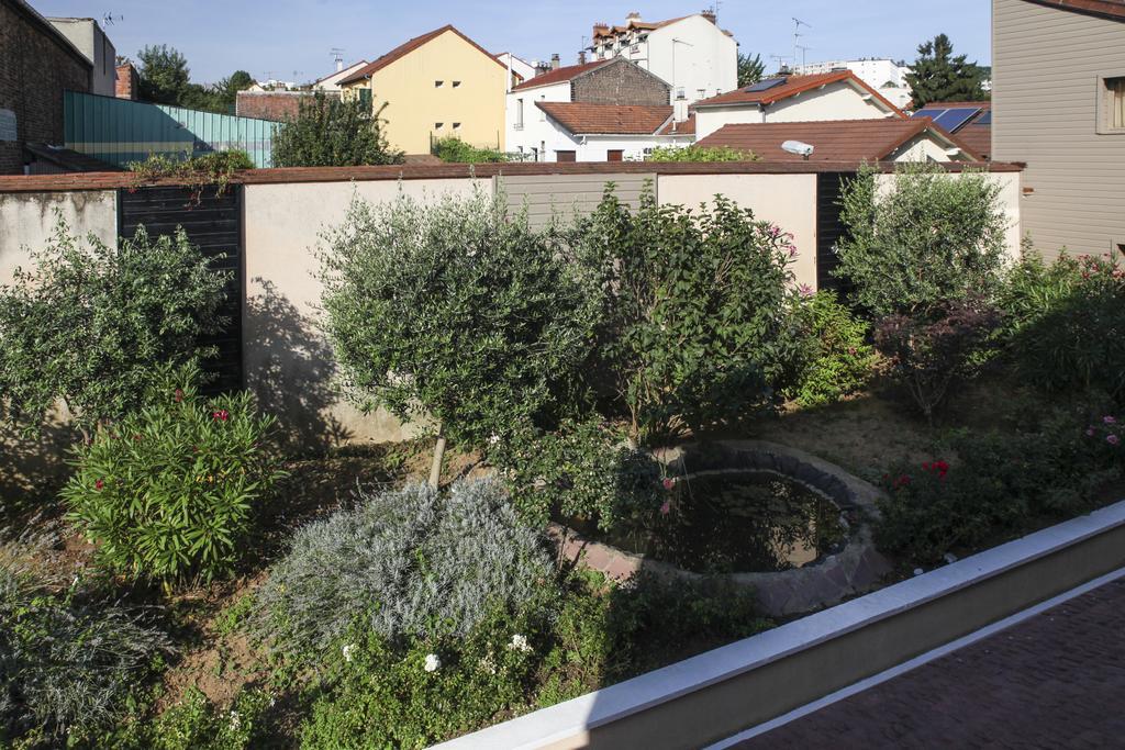 La Ferme Des Barmonts Aparthotel Villejuif Bagian luar foto