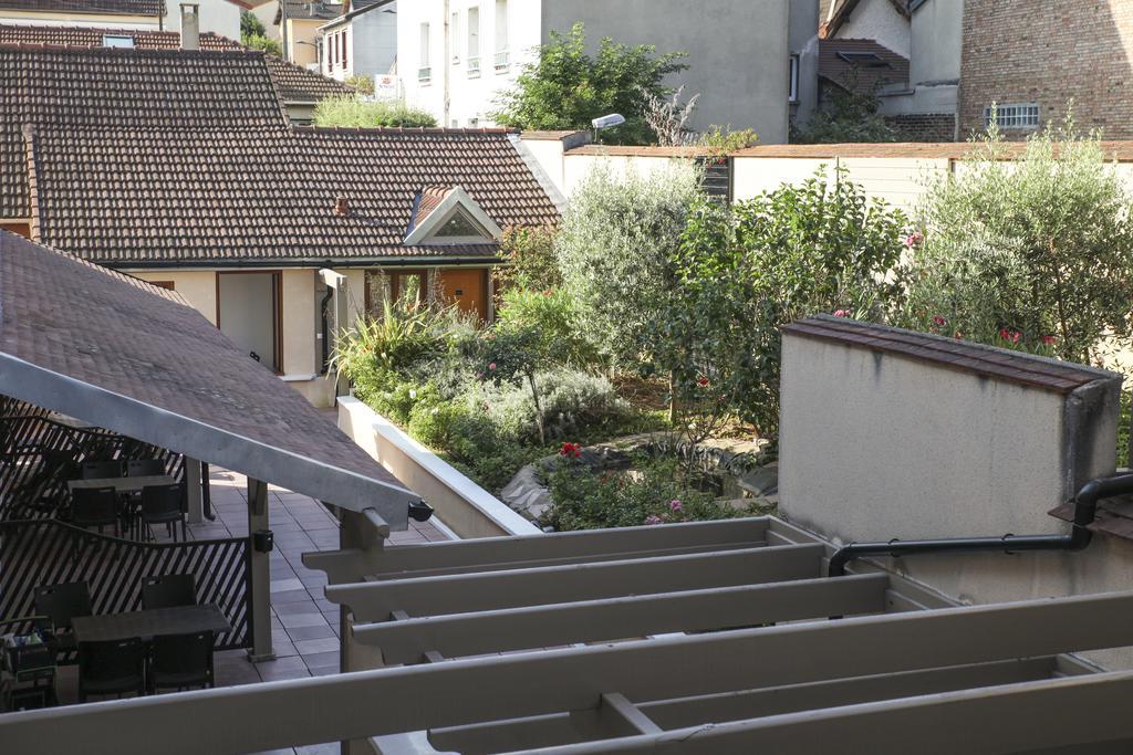 La Ferme Des Barmonts Aparthotel Villejuif Bagian luar foto